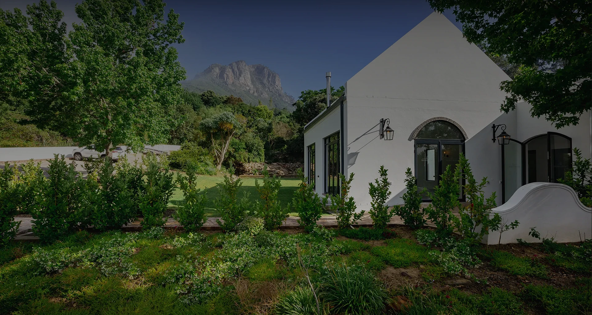 homepage image3 Cape Dutch guesthouse against the Banhoek Valley mountains